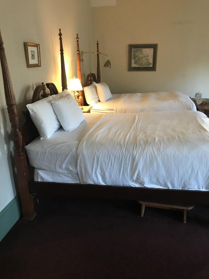 The Red Lion Inn Resort 1704 image
