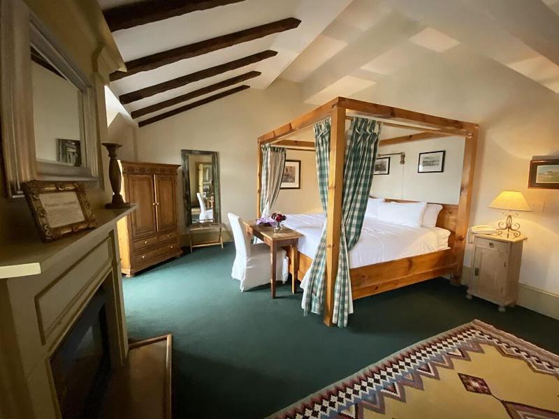 The Red Lion Inn Resort 1704 image