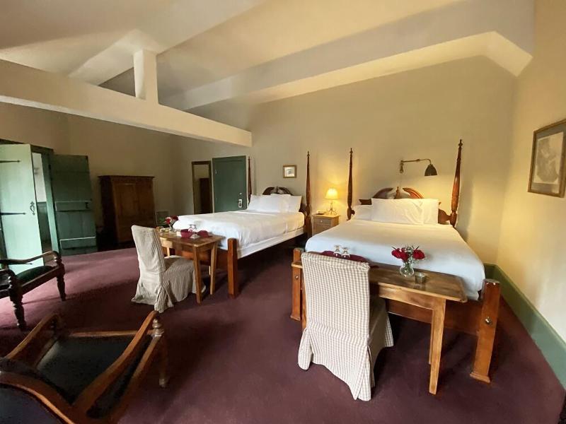 The Red Lion Inn Resort 1704 image