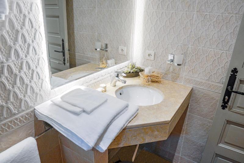 Riad Zidania image