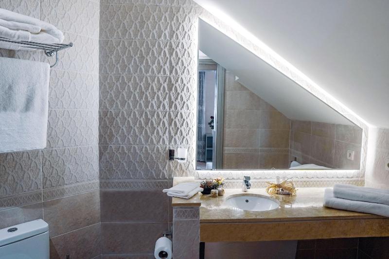 Riad Zidania image