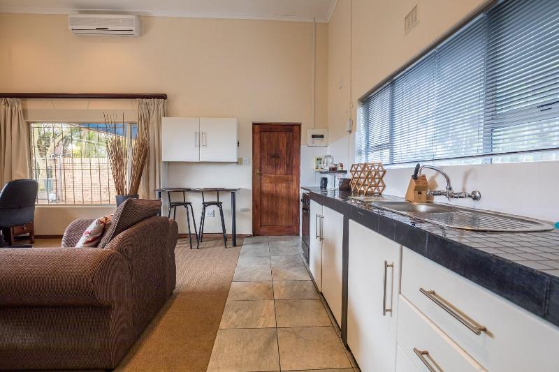 Hillton Manor Guest House image