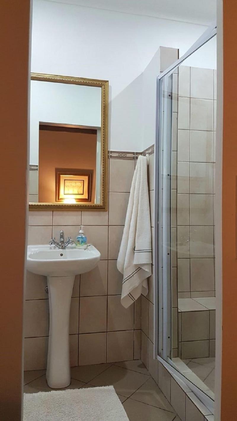 Hillton Manor Guest House image