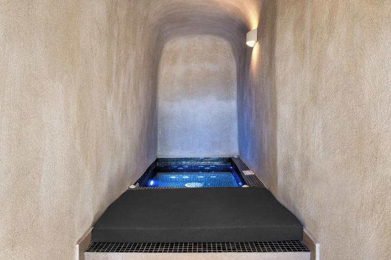 Uma Ray Suites image