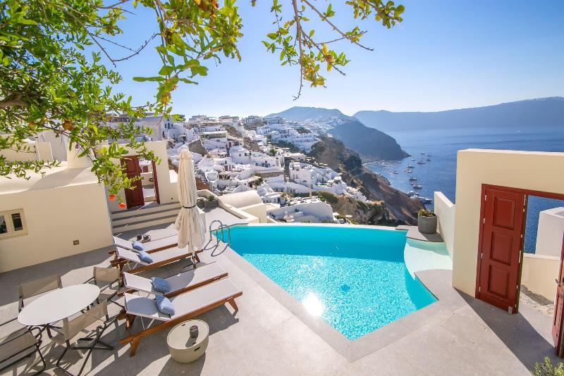 Aloia Villas image