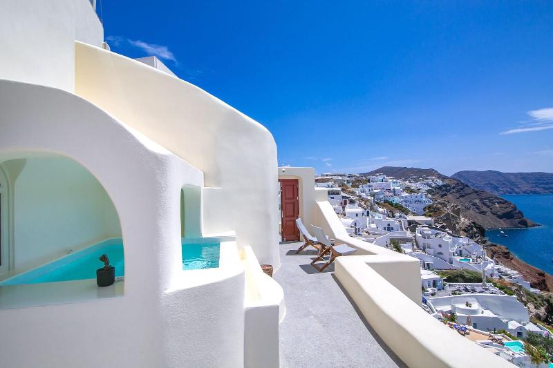 Aloia Villas image
