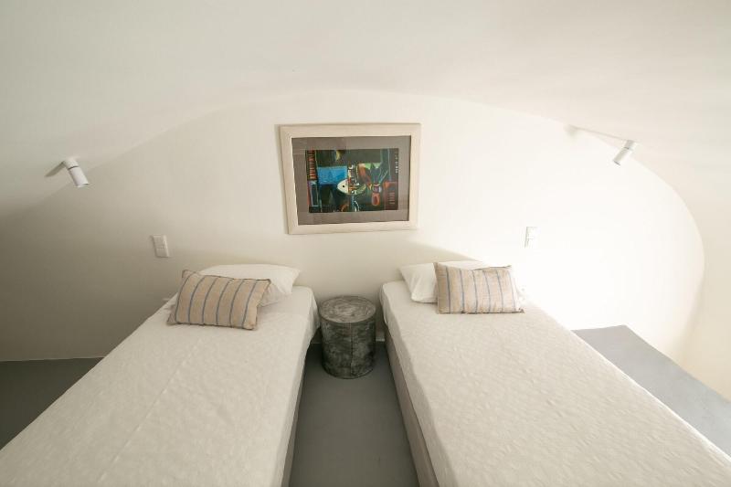 Aloia Villas image
