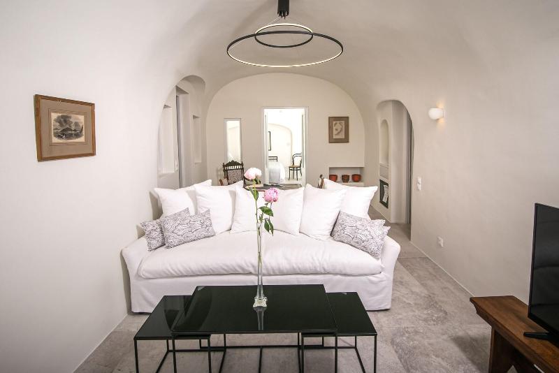 Aloia Villas image