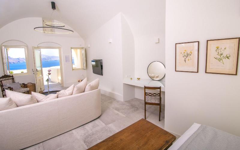 Aloia Villas image