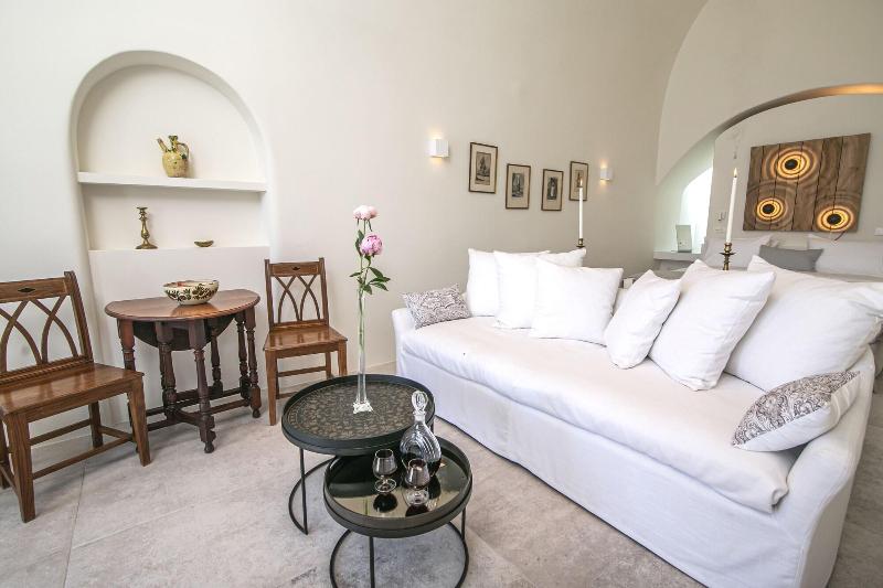 Aloia Villas image