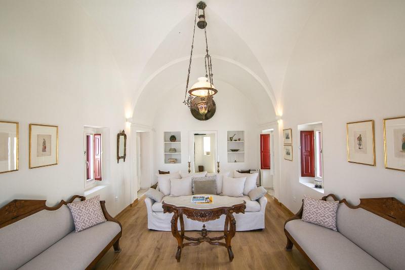 Aloia Villas image
