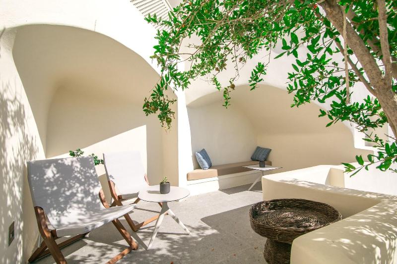 Aloia Villas image