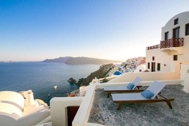 Aloia Villas image