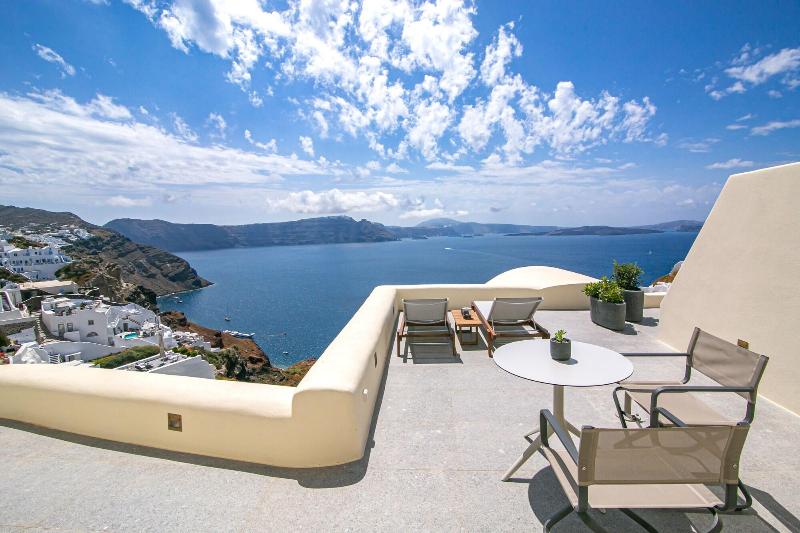 Aloia Villas image