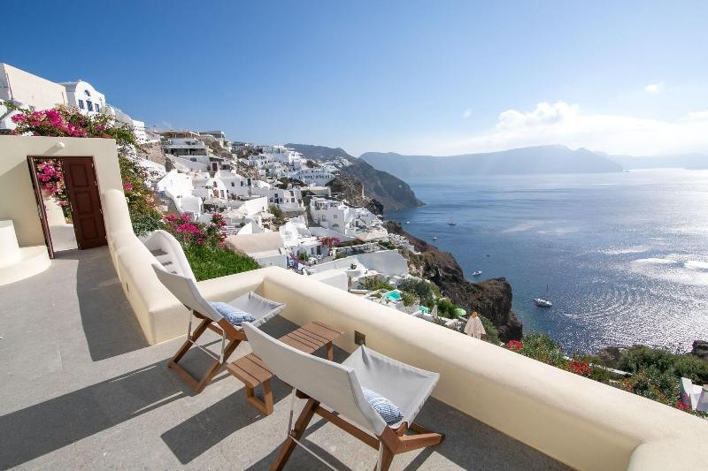 Aloia Villas image