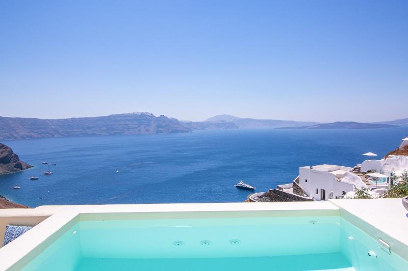 Aloia Villas image