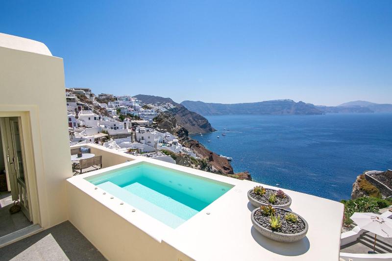 Aloia Villas image