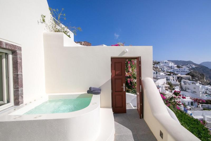 Aloia Villas image