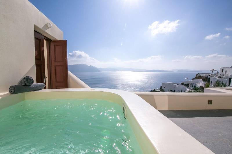 Aloia Villas image