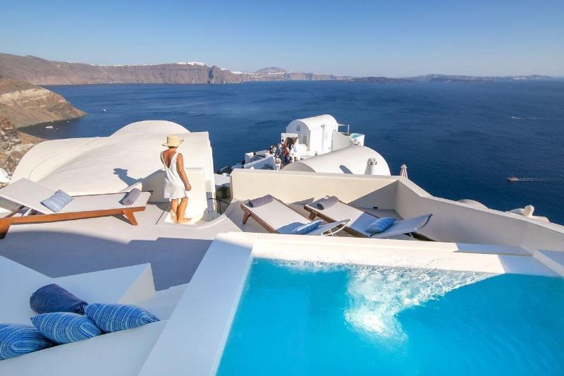 Aloia Villas image