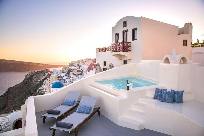 Aloia Villas image