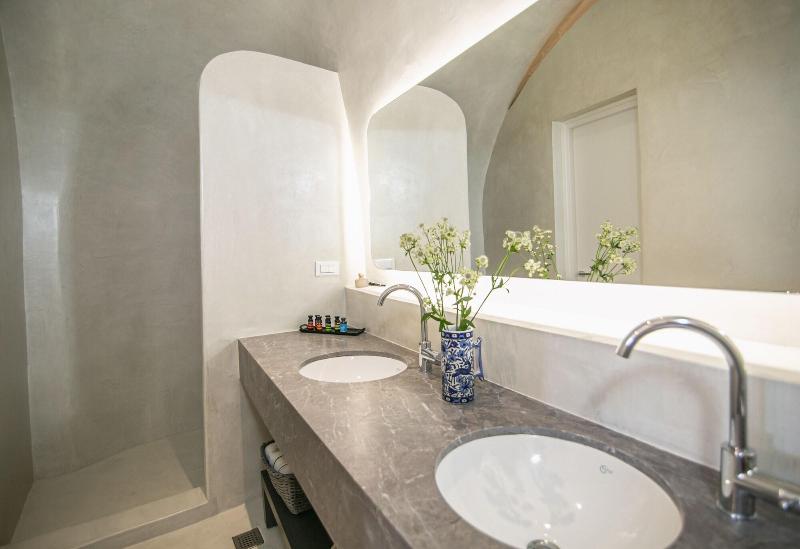 Aloia Villas image
