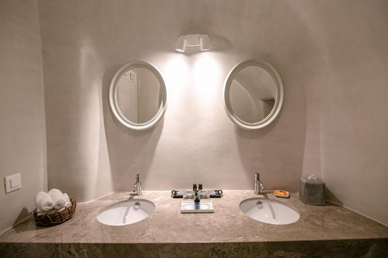 Aloia Villas image