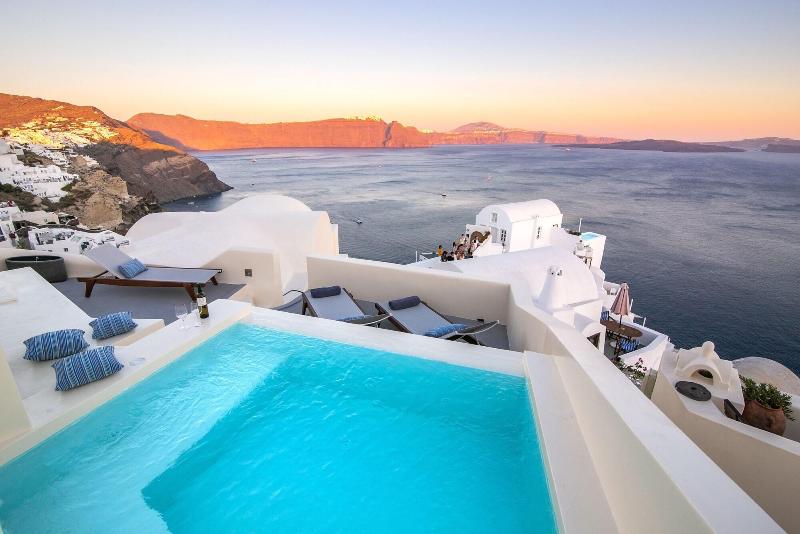 Aloia Villas image