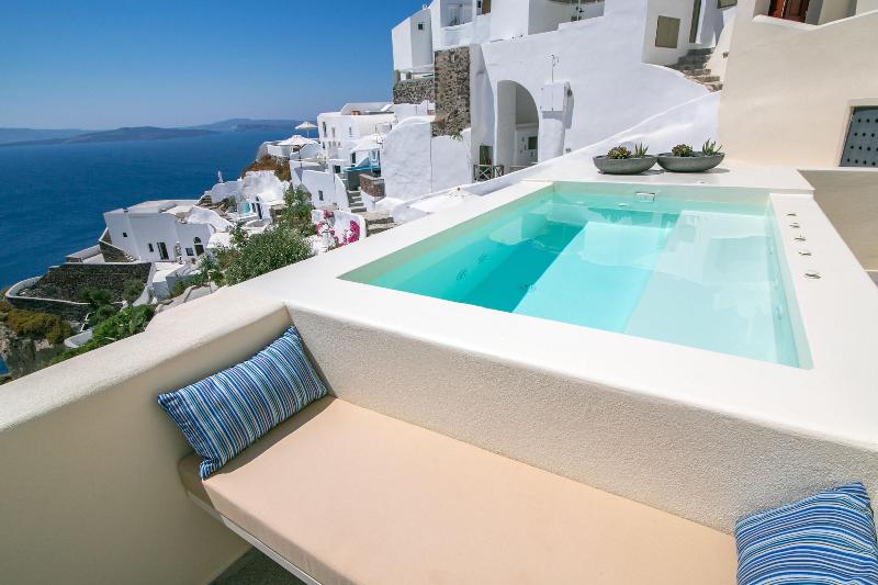 Aloia Villas image