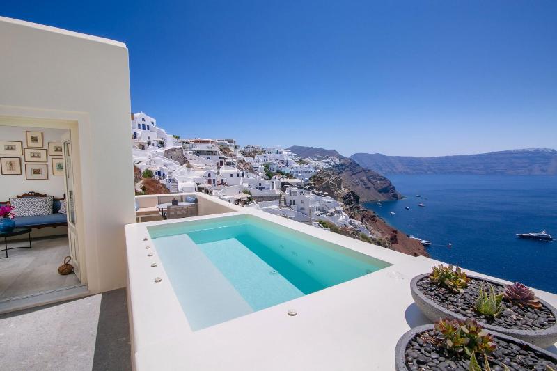 Aloia Villas image