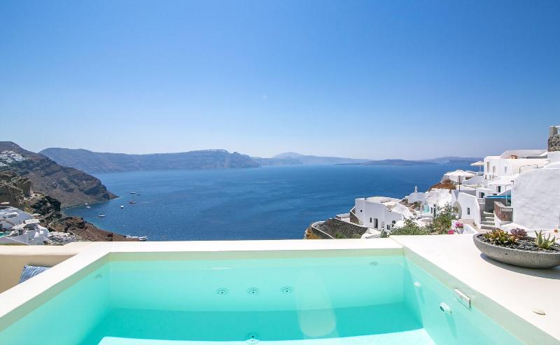 Aloia Villas image