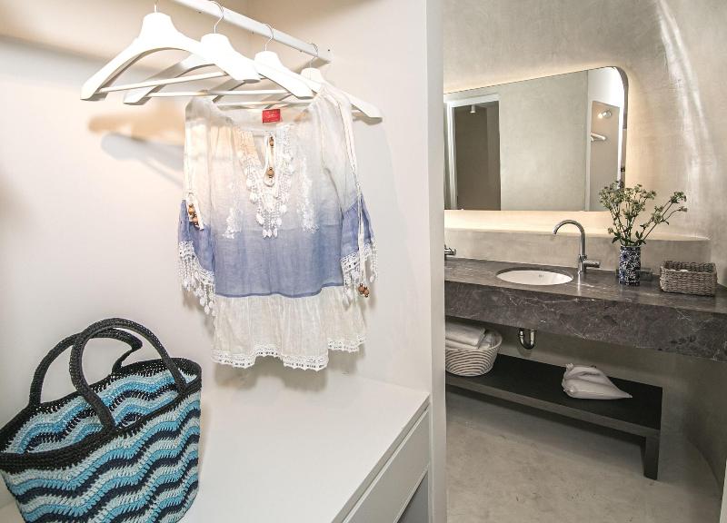 Aloia Villas image