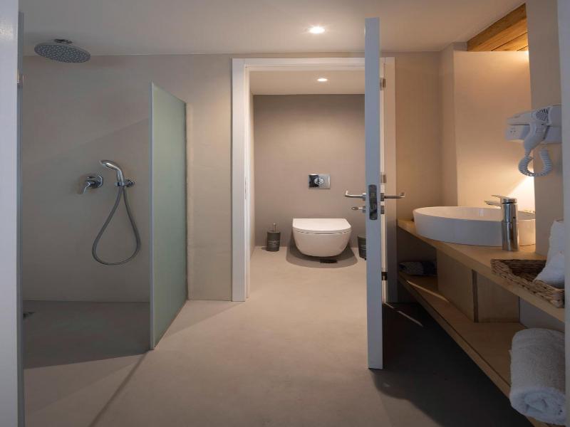 L Anima Boutique Suites image
