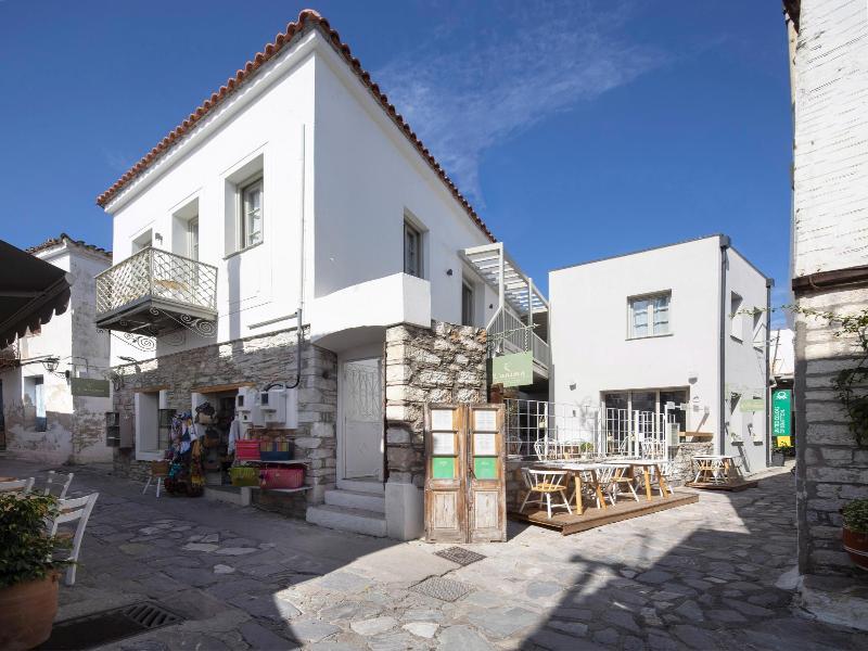 L Anima Boutique Suites image