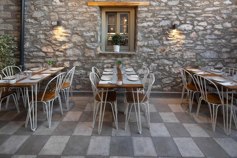 L Anima Boutique Suites image