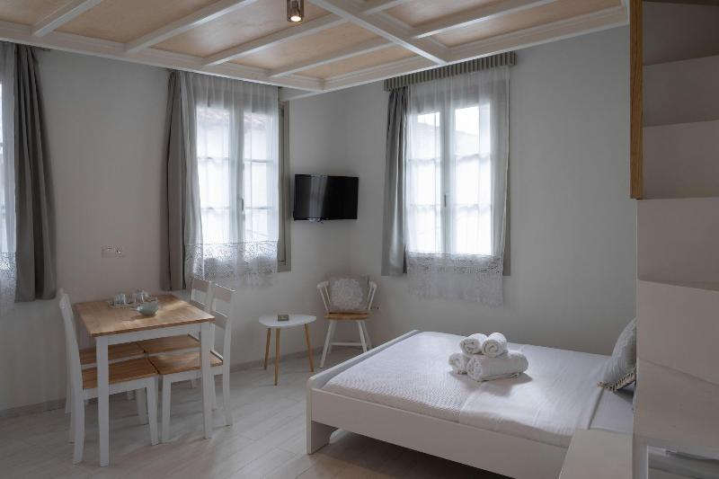 L Anima Boutique Suites image