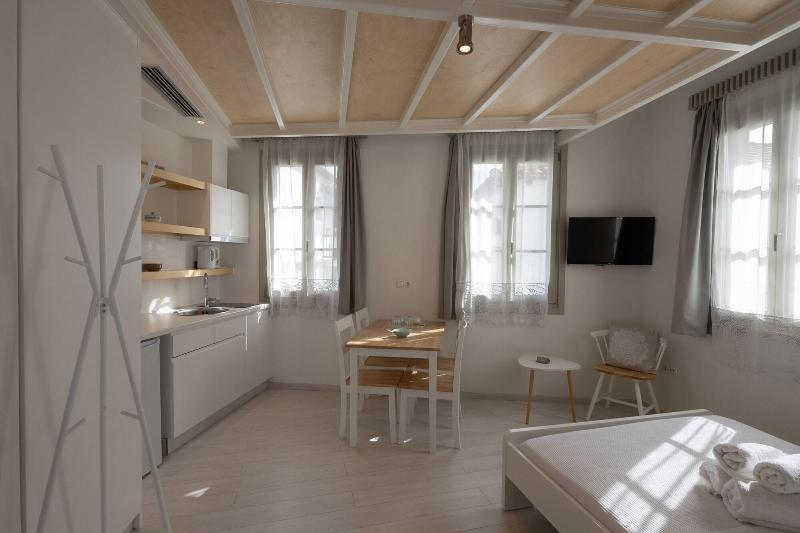 L Anima Boutique Suites image