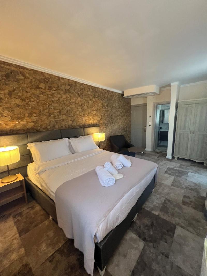 Lighthouse Hotel image