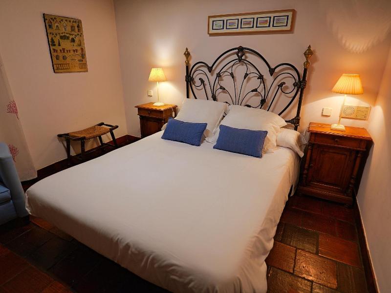 Posada Mingaseda image