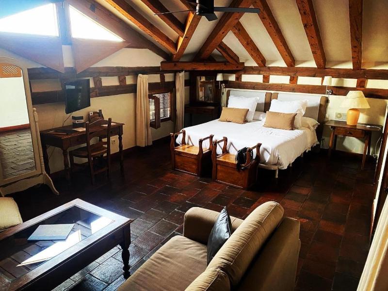 Posada Mingaseda image