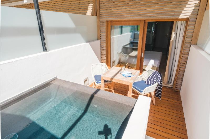 Gecko Hotel & Beach Club image