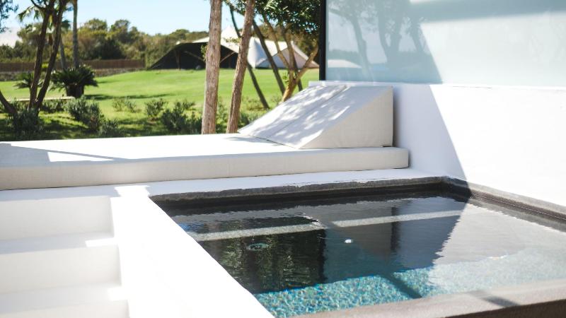 Gecko Hotel & Beach Club image
