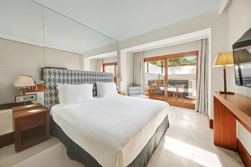 Gecko Hotel & Beach Club image
