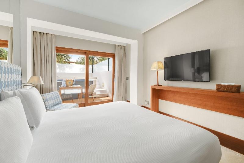 Gecko Hotel & Beach Club image