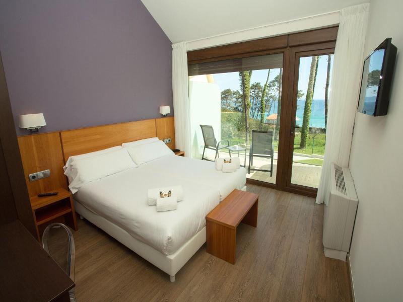 Hotel Alén do mar image