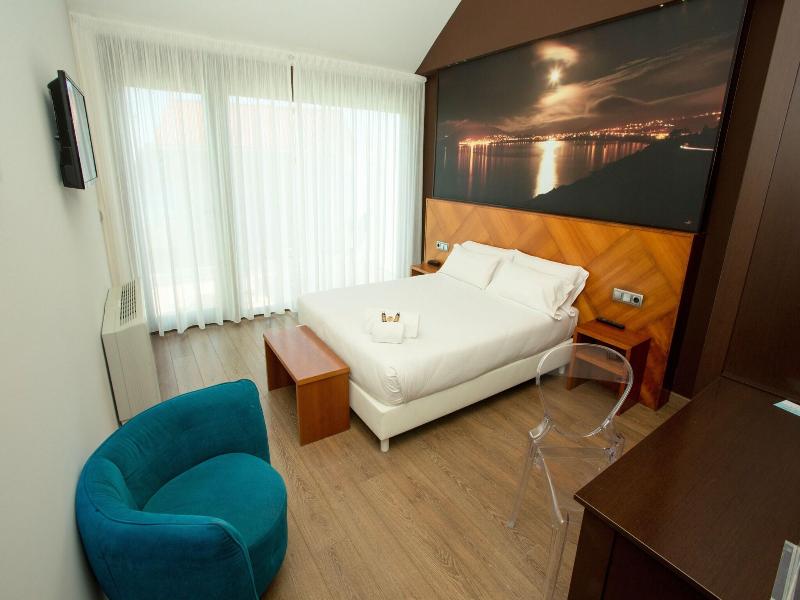 Hotel Alén do mar image
