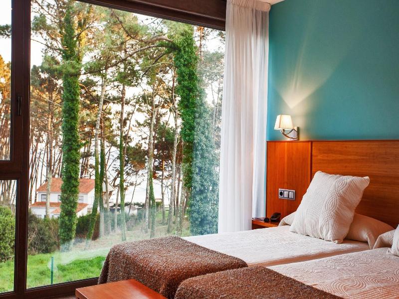 Hotel Alén do mar image