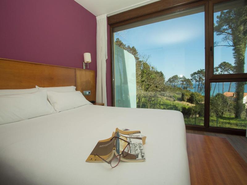 Hotel Alén do mar image