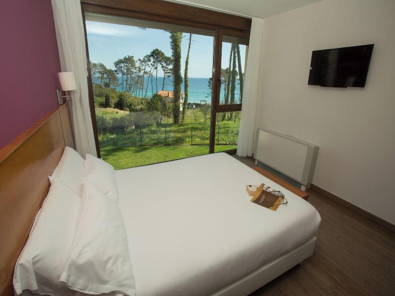 Hotel Alén do mar image