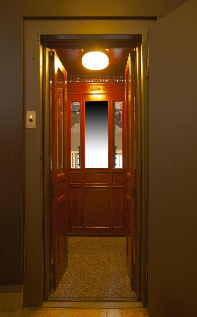 Booking Rooms image